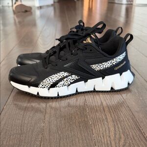 Reebok Women’s Black and White Leopard Sneakers, Size 10 Like New